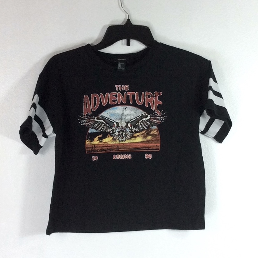 🛍 FOREVER 21 Graphic black T-shirt Size S